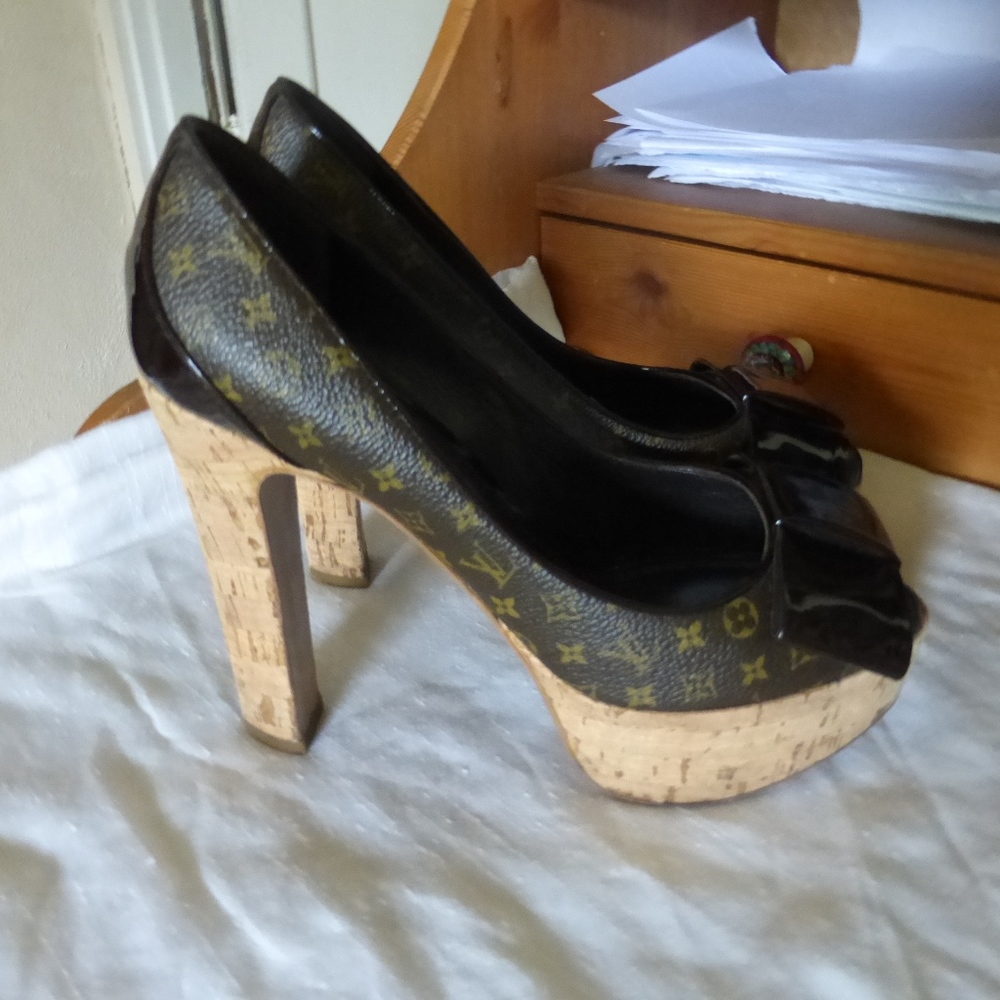 LOUIS VUITTON RIVOLI PLATFORMS PUMPS 35.5 ITALY - Picture 8 of 8